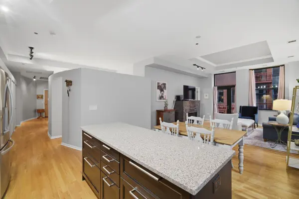 208 W Washington ST #910, Chicago, IL 60606
