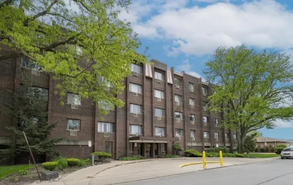 8455 W Leland AVE #105N, Chicago, IL 60656