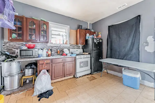 4052 S Campbell AVE, Chicago, IL 60632