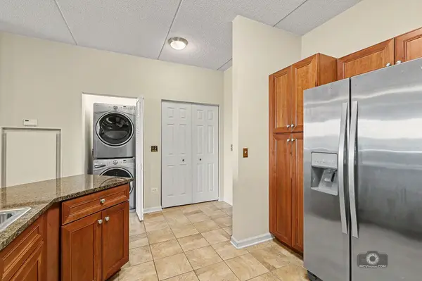 6420 Double Eagle DR #905, Woodridge, IL 60517