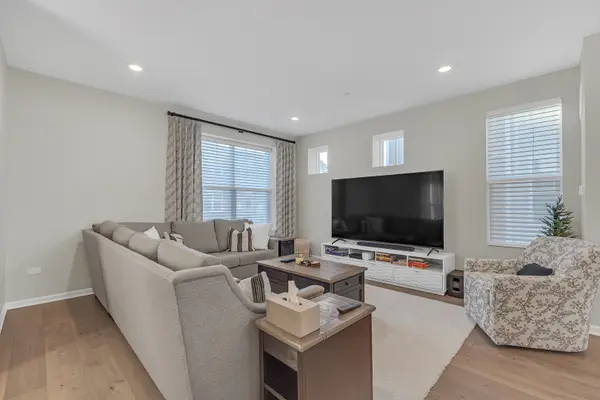 1546 Slade WAY, Des Plaines, IL 60018