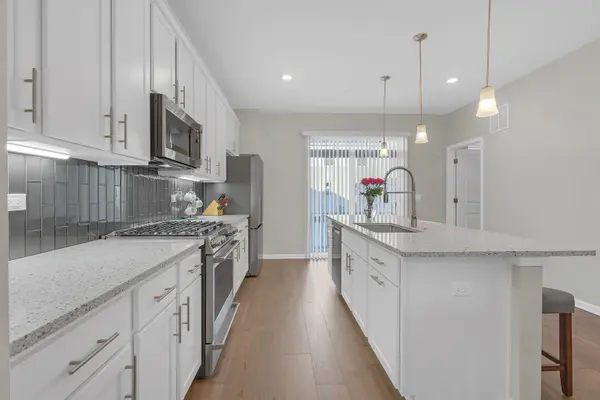 1546 Slade WAY, Des Plaines, IL 60018
