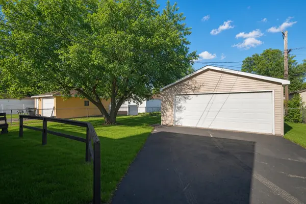 752 E 164th ST, South Holland, IL 60473