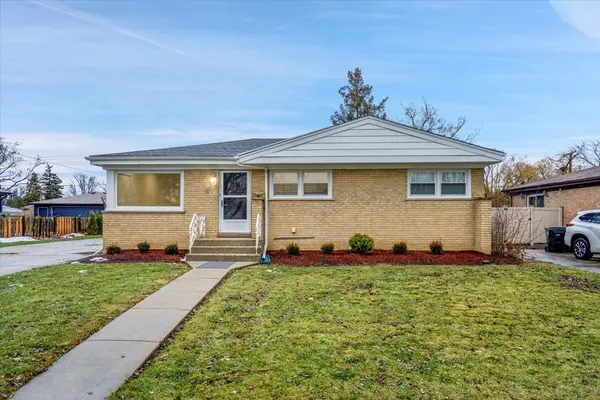 9317 Olcott AVE, Morton Grove, IL 60053
