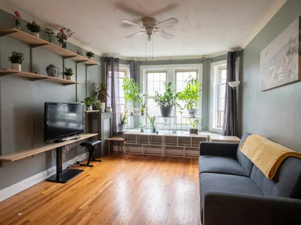 4834 W HENDERSON ST #2B, Chicago, IL 60641