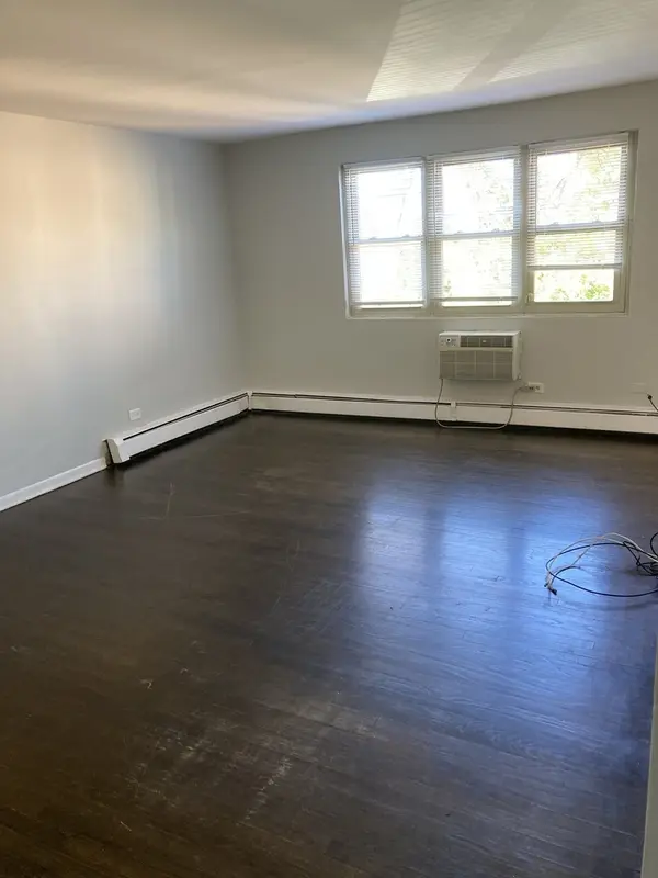 2420 W Berwyn AVE #304, Chicago, IL 60625