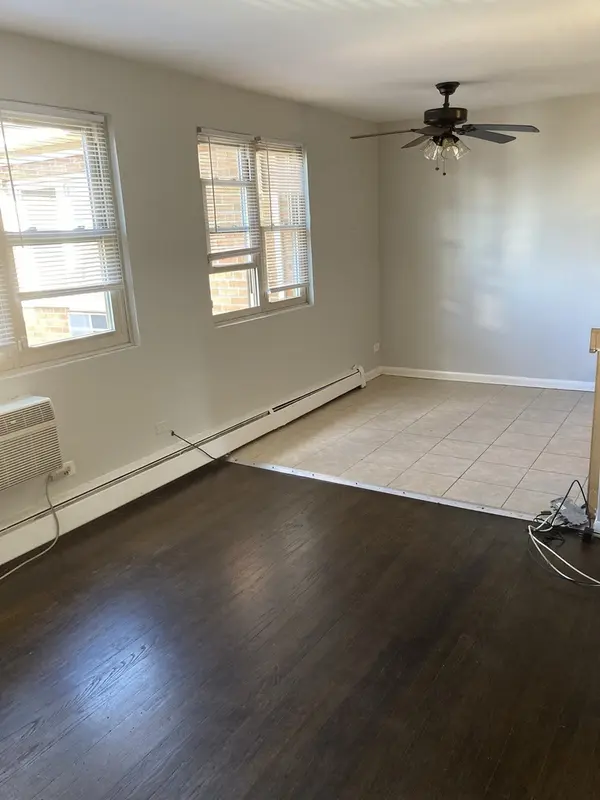 2420 W Berwyn AVE #304, Chicago, IL 60625