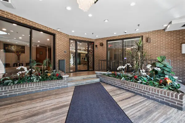 7201 N LINCOLN AVE #403, Lincolnwood, IL 60712