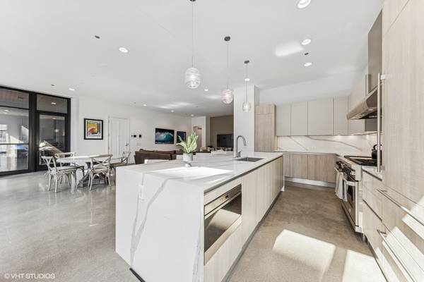 900 W Washington BLVD #202, Chicago, IL 60607