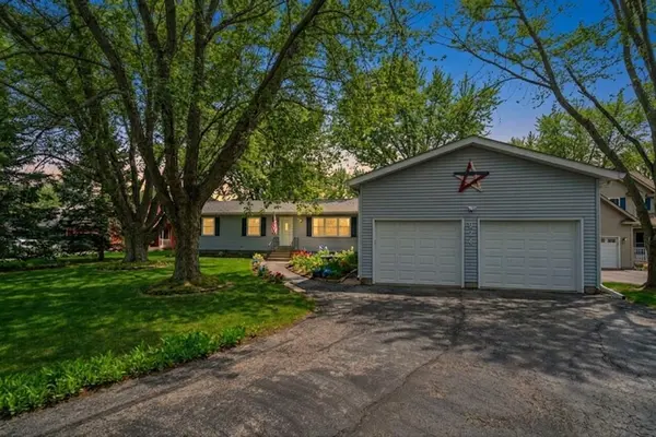 924 Suzy ST, Sandwich, IL 60548
