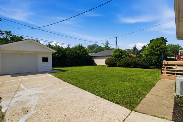 10251 Kent ST, Westchester, IL 60154