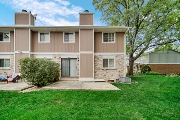 1264 Reading CT, Wheaton, IL 60189