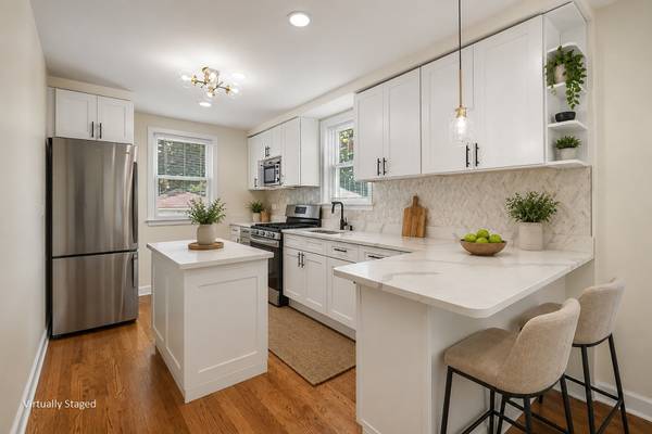 10827 S Peoria ST, Chicago, IL 60643