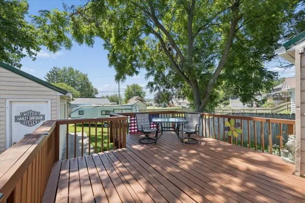 1241 8th AVE S, Clinton, IA 52732