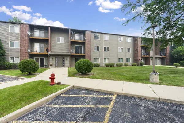 727 Elm LN #308, Woodstock, IL 60098