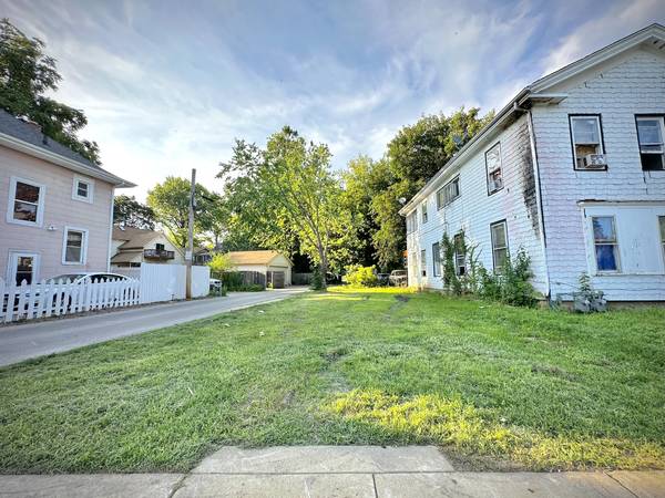 422 North AVE, Aurora, IL 60505