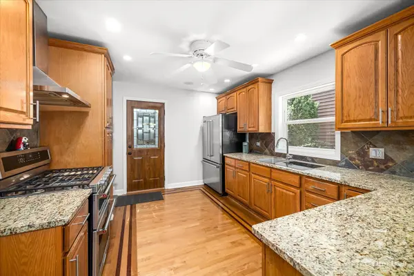 403 S 13th AVE, St. Charles, IL 60174