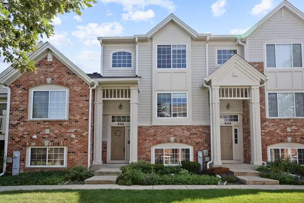 442 Churchill DR #442, Elgin, IL 60124