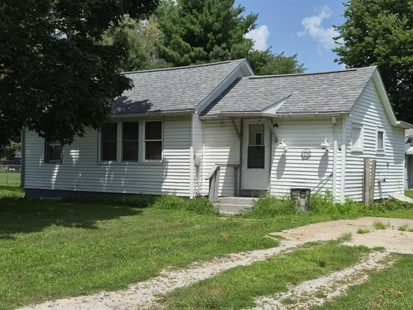 1405 1405 1/2 S 19 AVE, Viola, IL 61486