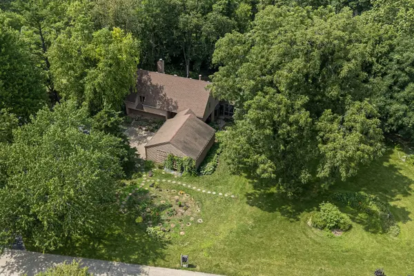 28018 230th ST, Leclaire, IA 52753