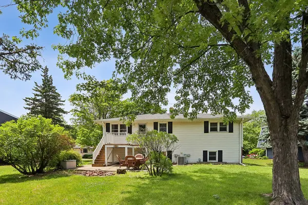 3207 Indian Wood LN, Joliet, IL 60431
