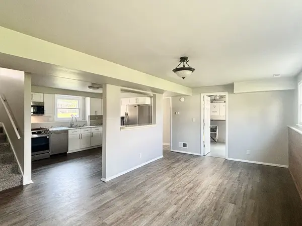 621 W 8th ST, Belvidere, IL 61008