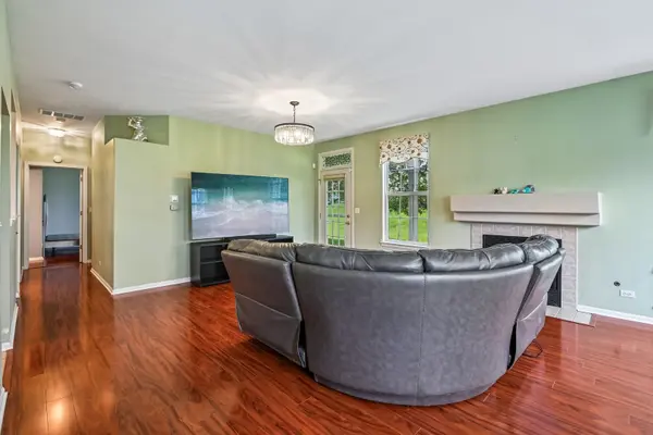 519 King AVE, East Dundee, IL 60118