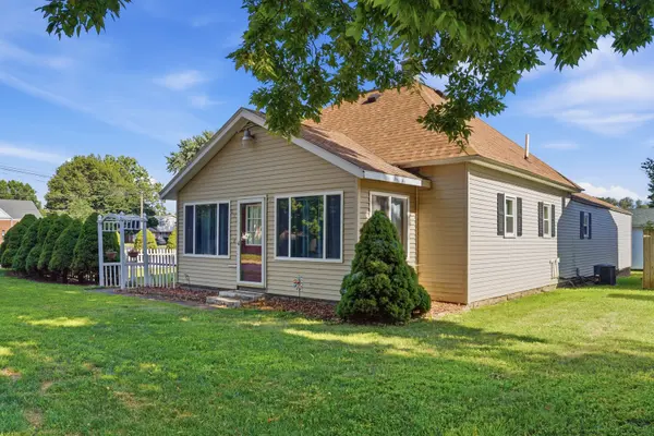 809 W 5TH ST, Rock Falls, IL 61071