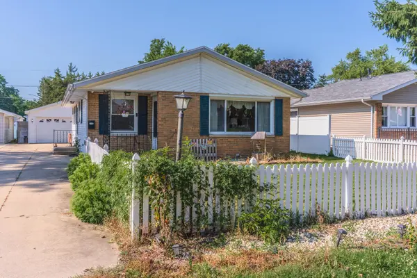 908 E Chestnut ST, Pontiac, IL 61764