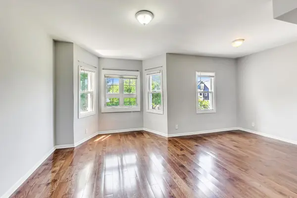 1725 N Kedzie AVE #2, Chicago, IL 60647