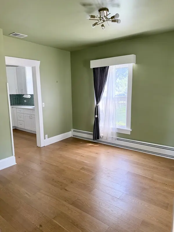 124 E Sunnyside AVE, Libertyville, IL 60048