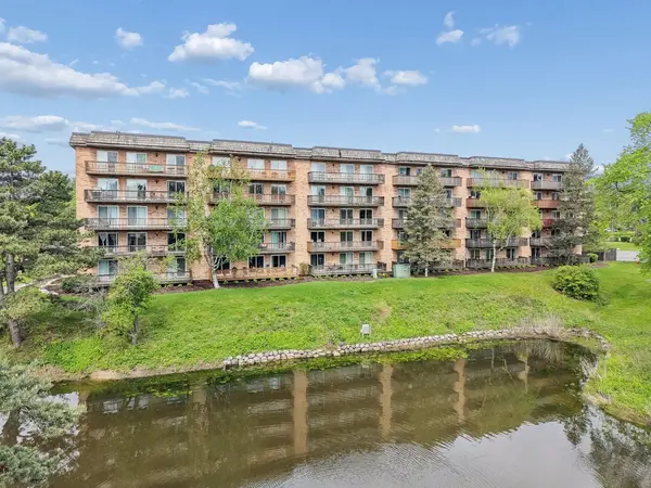 8025 Woodglen LN #403, Downers Grove, IL 60516