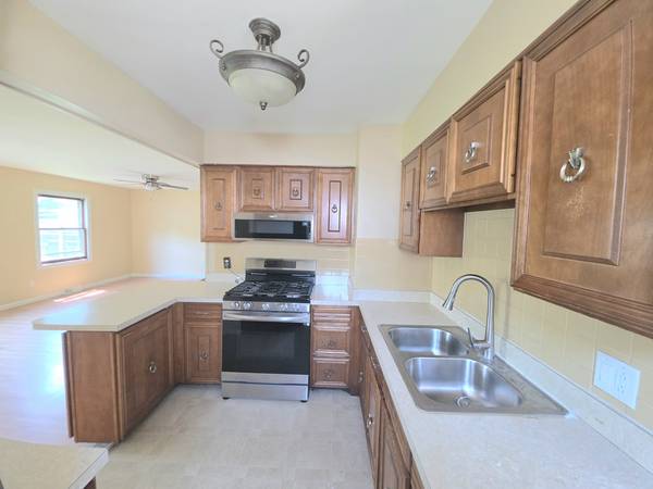 1312 Richmond ST, Joliet, IL 60435