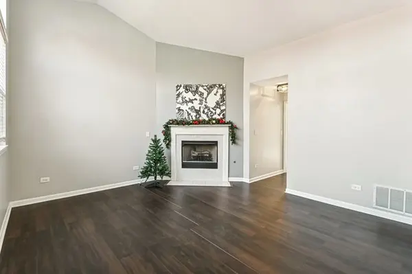 2227 Waterleaf CT #203, Naperville, IL 60564