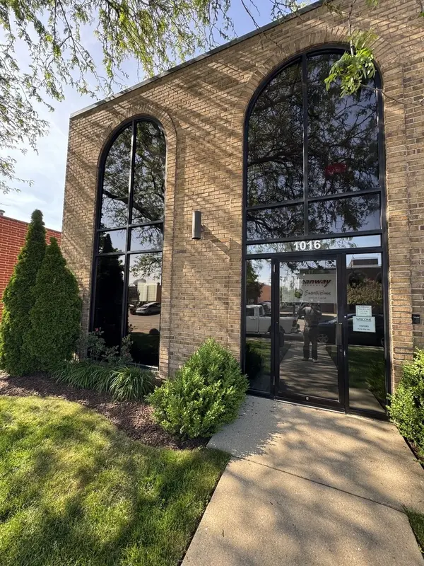 1016 Lunt AVE, Schaumburg, IL 60193