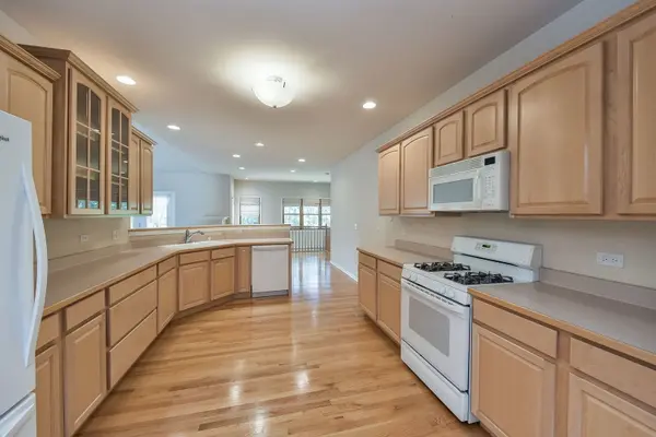 4N382 Mark Twain ST, St. Charles, IL 60175