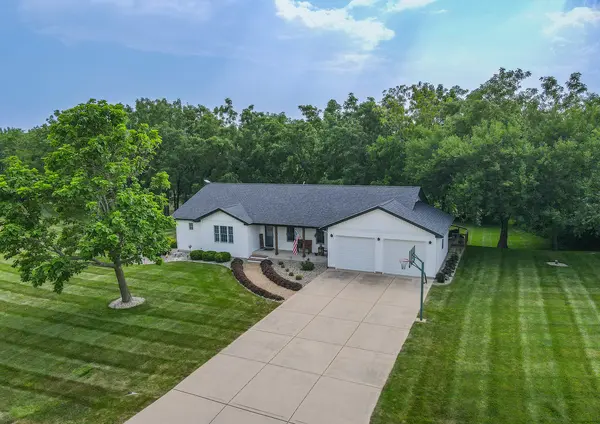 6174 Tulip LN, Grant Park, IL 60940