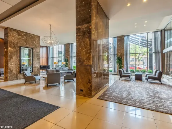 655 W Irving Park RD #5411, Chicago, IL 60613