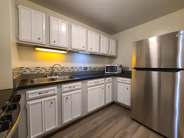 4343 N Clarendon AVE #1012, Chicago, IL 60613