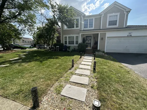 1791 Ellington DR, Aurora, IL 60503