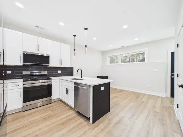 6624 S Champlain AVE #B, Chicago, IL 60637