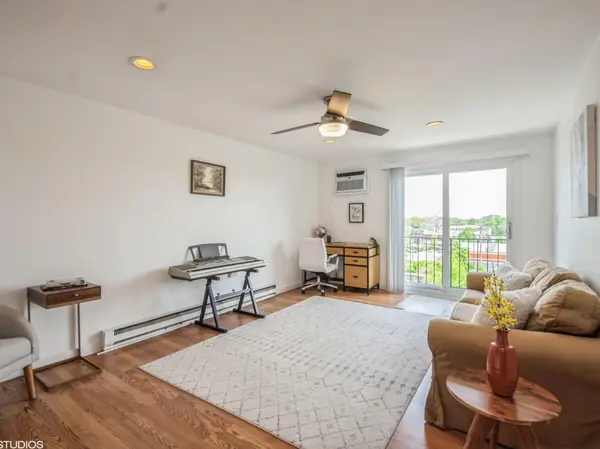 2333 N Neva AVE #405C, Chicago, IL 60707