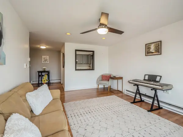 2333 N Neva AVE #405C, Chicago, IL 60707