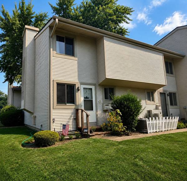 1000 Emerald DR #2A1, Schaumburg, IL 60173