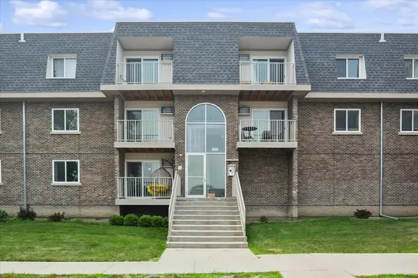 848 Mcintosh CT #204, Prospect Heights, IL 60070