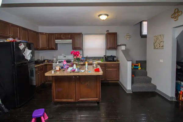10828 S Eggleston AVE, Chicago, IL 60628