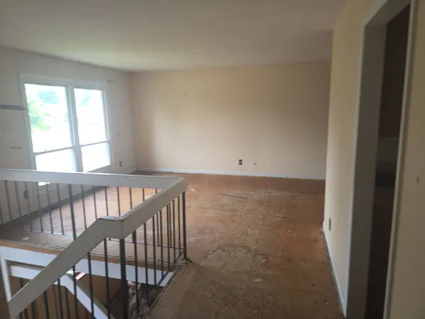 54 Abbeywood DR, Romeoville, IL 60446
