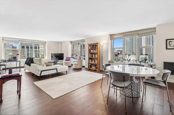 777 N Michigan AVE #1801, Chicago, IL 60611
