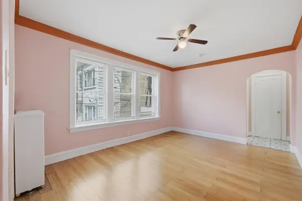 6316 N Artesian AVE #102, Chicago, IL 60659