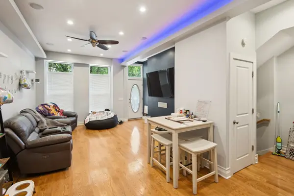 1409 W Ohio ST, Chicago, IL 60642
